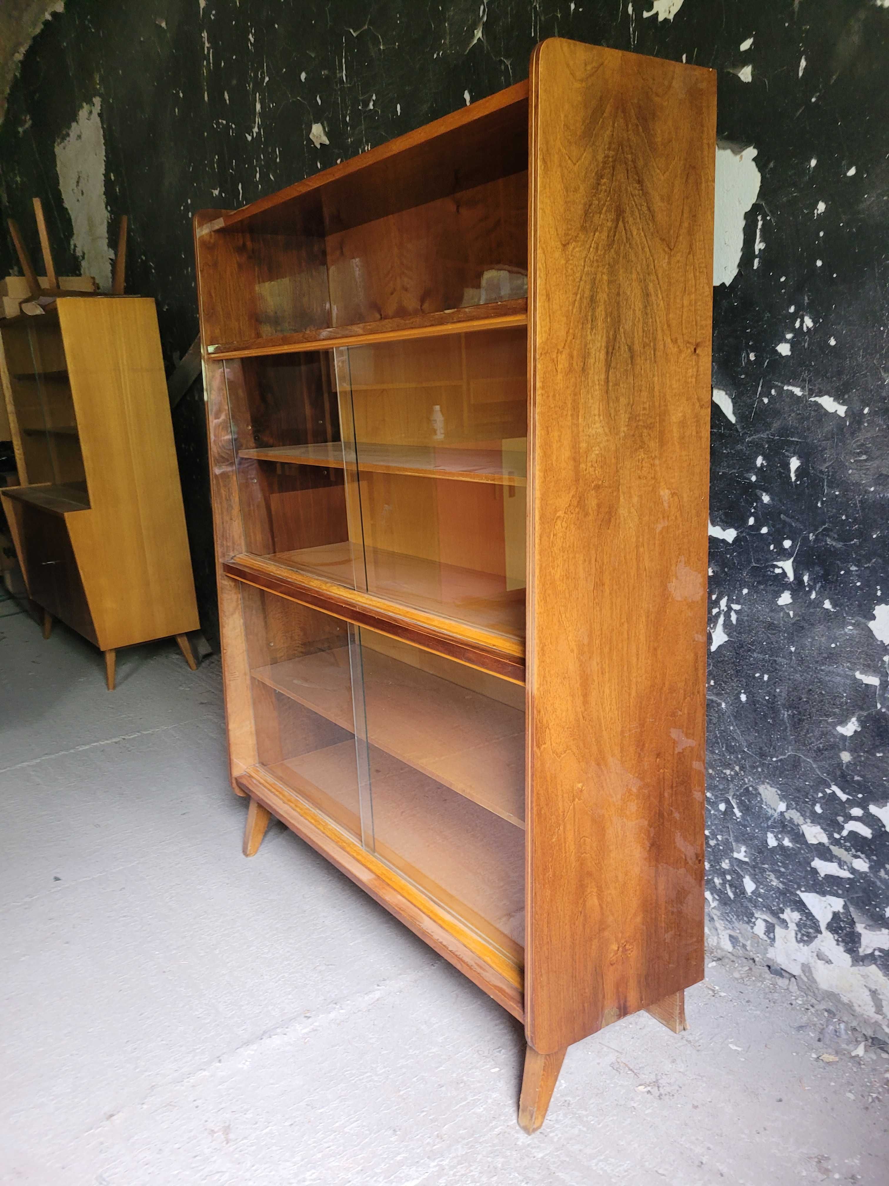 Biblioteczka witryna Tatra F. Jirak  Czechoslowacja 60 lata design prl