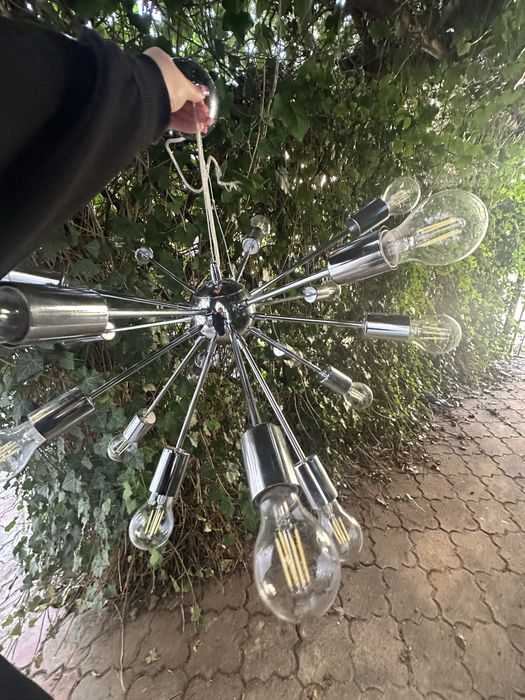 Żyrandol srebrny z 18 żarówkami