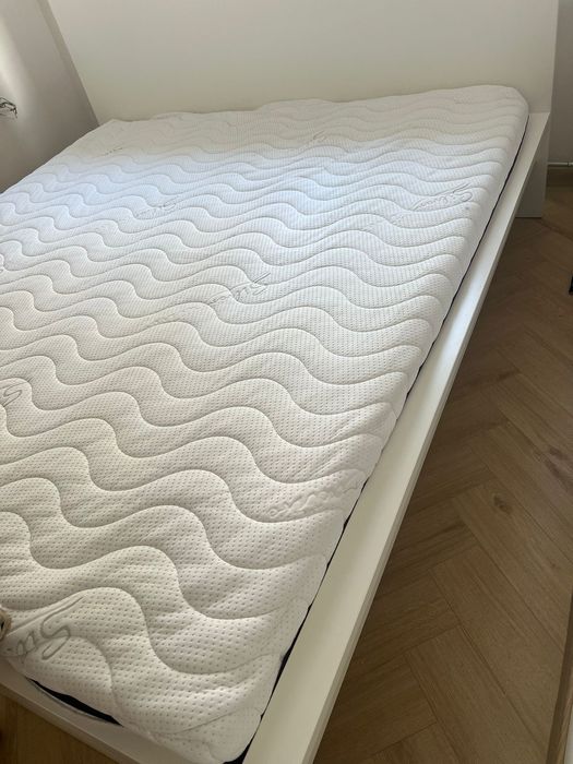 Łóżko z materacem malm ikea