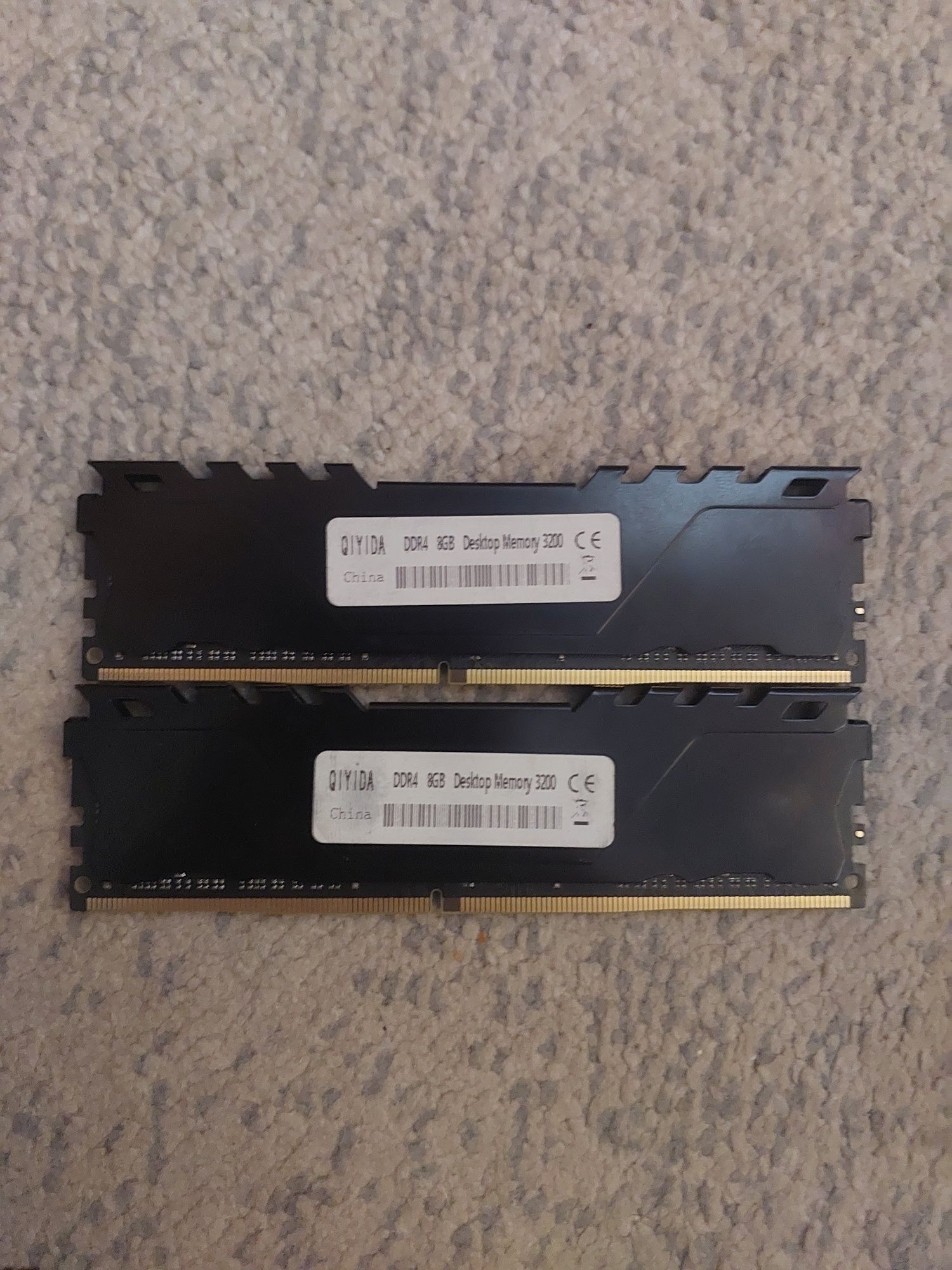 Оперативна пам'ять ddr4 8 gb ,частота 320