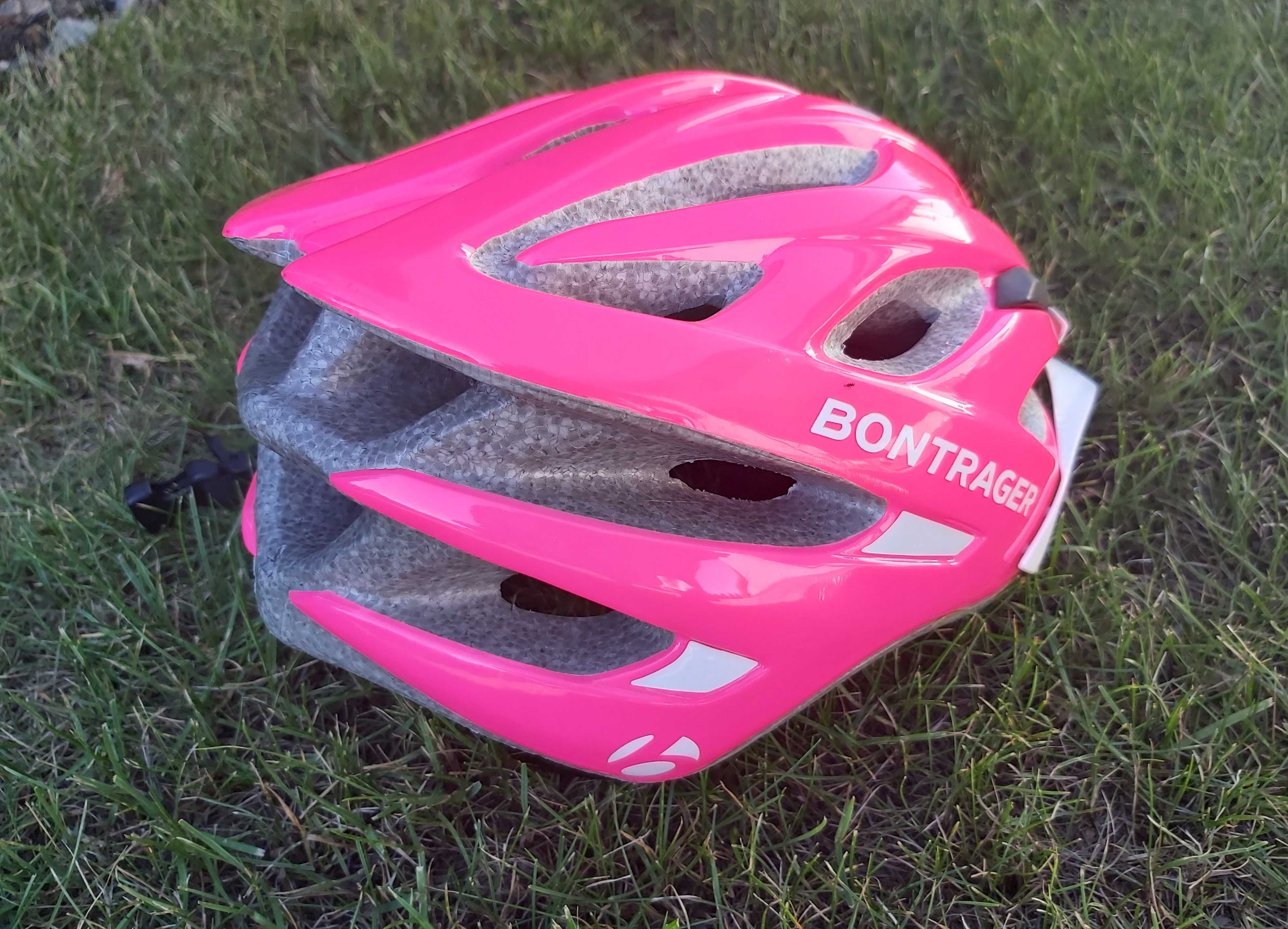 Kask rowerowy BONTRAGER dziecięcy -  dziewczęcy, stan bardzo dobry,