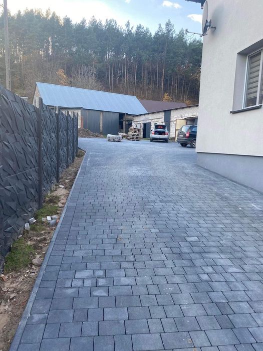 Układanie kostki brukowej BRUKARSTWO roboty ziemne, koparka, wywrotka