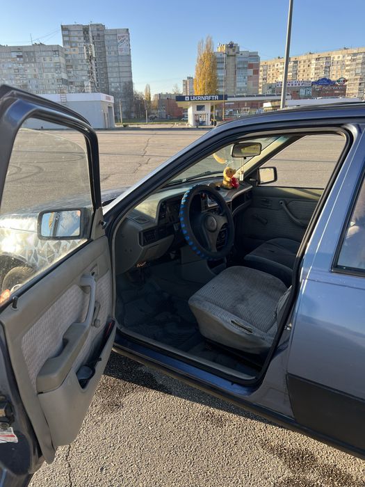 Opel Kadett 1.6i