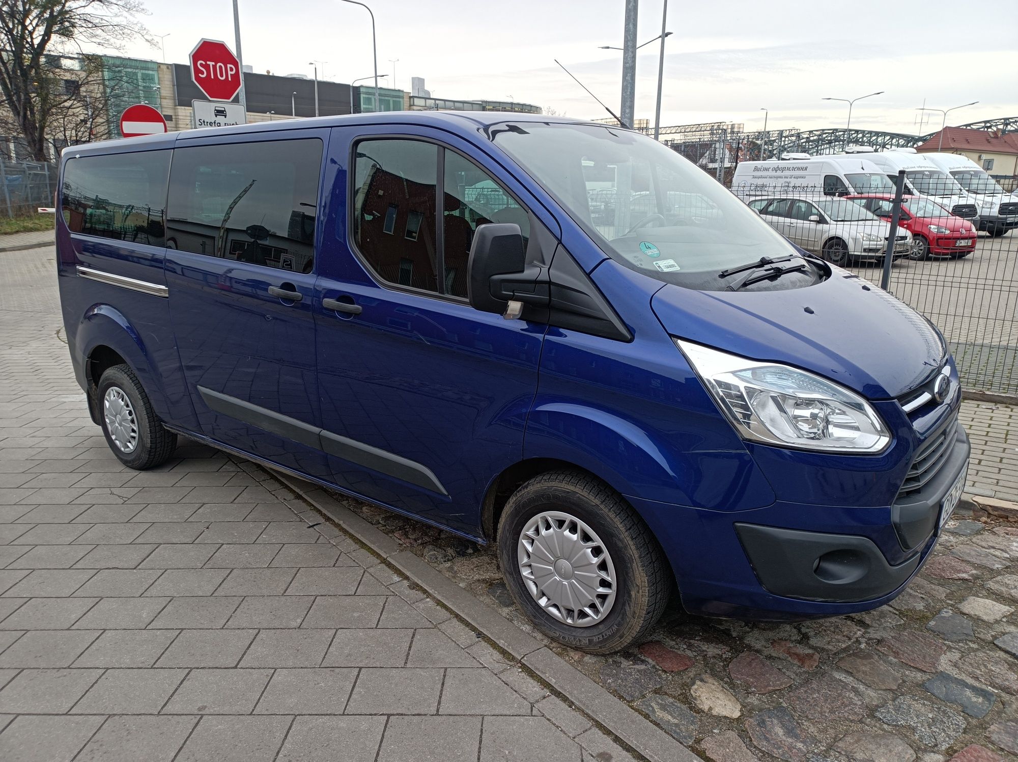 Bus 9 osobowy Wynajem Wypożyczenie Ford Transit Custom