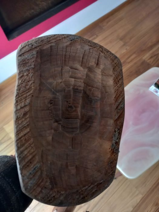 Estátua madeira antiga