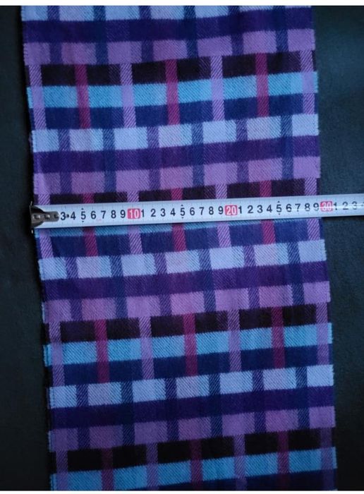 Жіночий шарф в блакитно-фіолетову клітинку