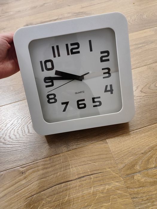 Zegar ścienny biały minimalizm