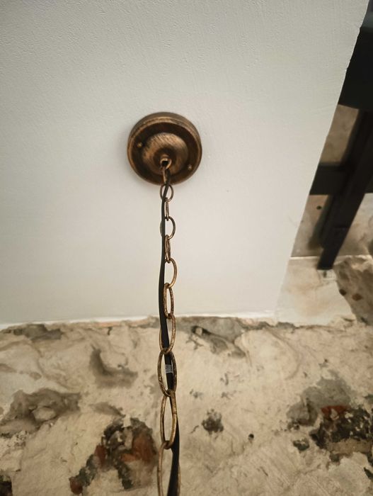 Wisząca lampa na zewnątrz