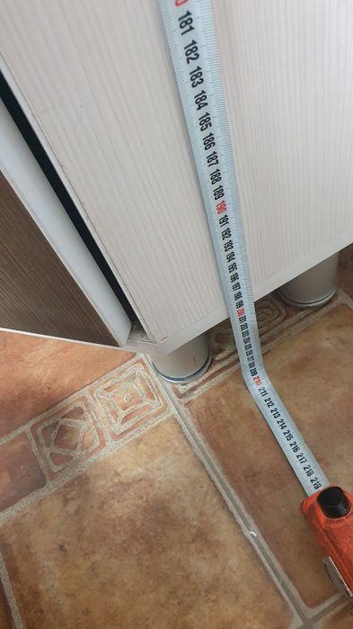 Торгові меблі. Вітрини Чернівці. Меблі для салону