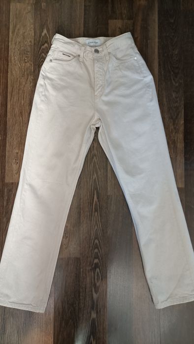 Białe jeansy Calvin Klein High Rise Straight Ankle