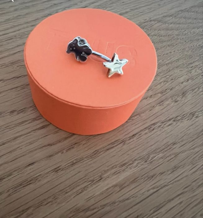 Brinco da TOUS , tipo piercing