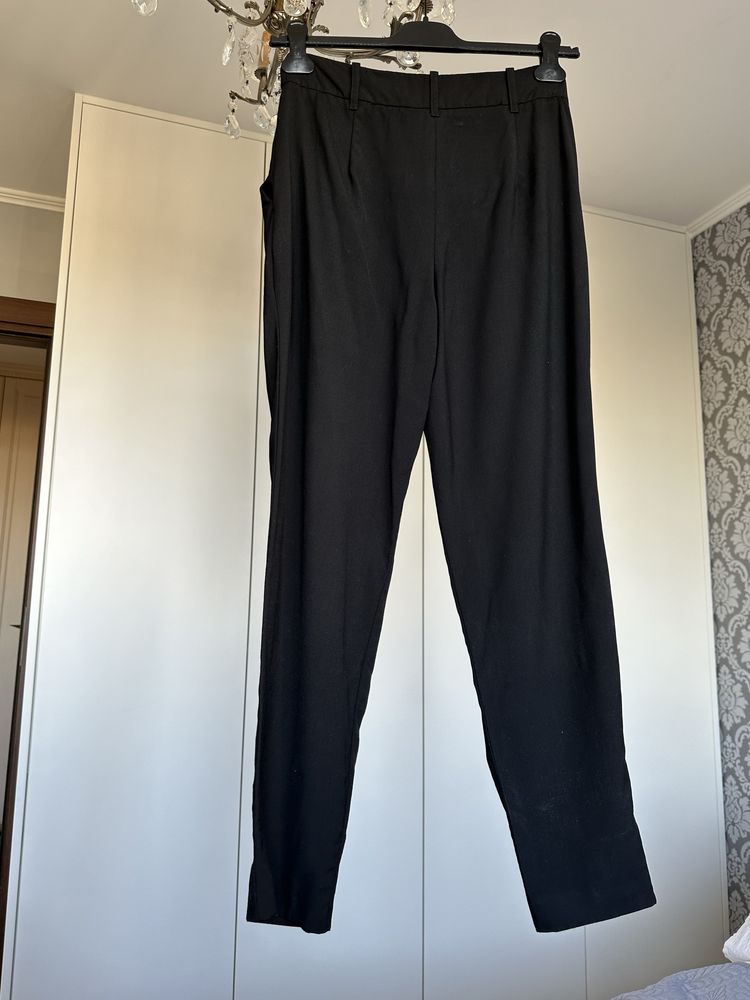 Emporio Armani czarne spodnie wełniane z wyższym stanem 40 M L