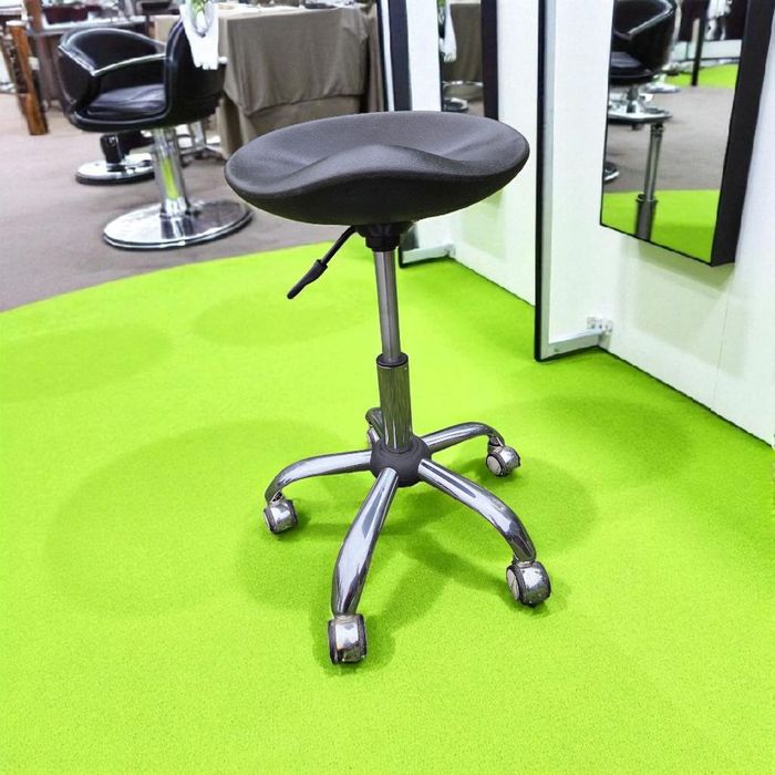 Krzesło obrotowe kółkach regulowane