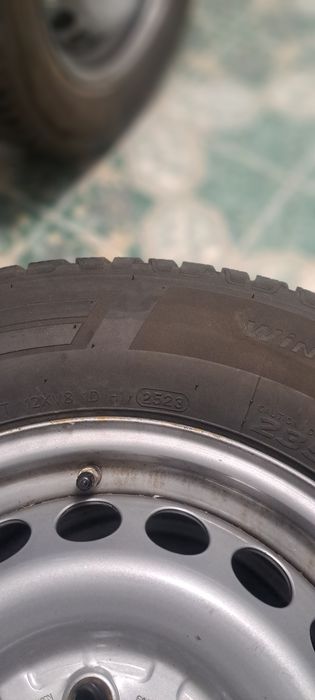 Продам шини на  Спрінтер 906 із дисками 235 65 16с Hankook зимові