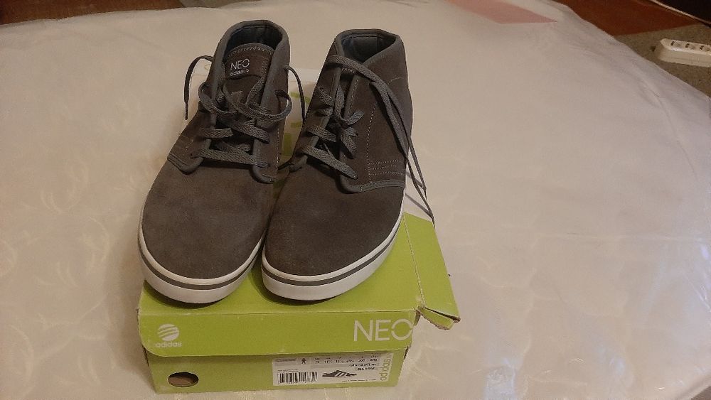 Кроссовки Adidas Neo 44р.