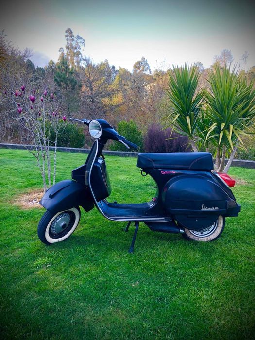 Vespa PX 125 preta