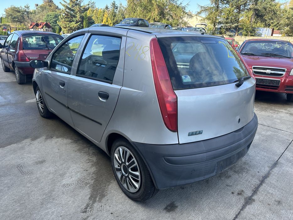 Fiat punto 2 II silnik 1,2 8v drzwi zderzak przod tyl na czesci 647