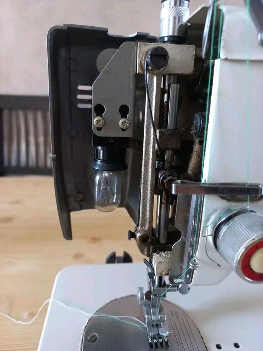 Maquina de costura elétrica