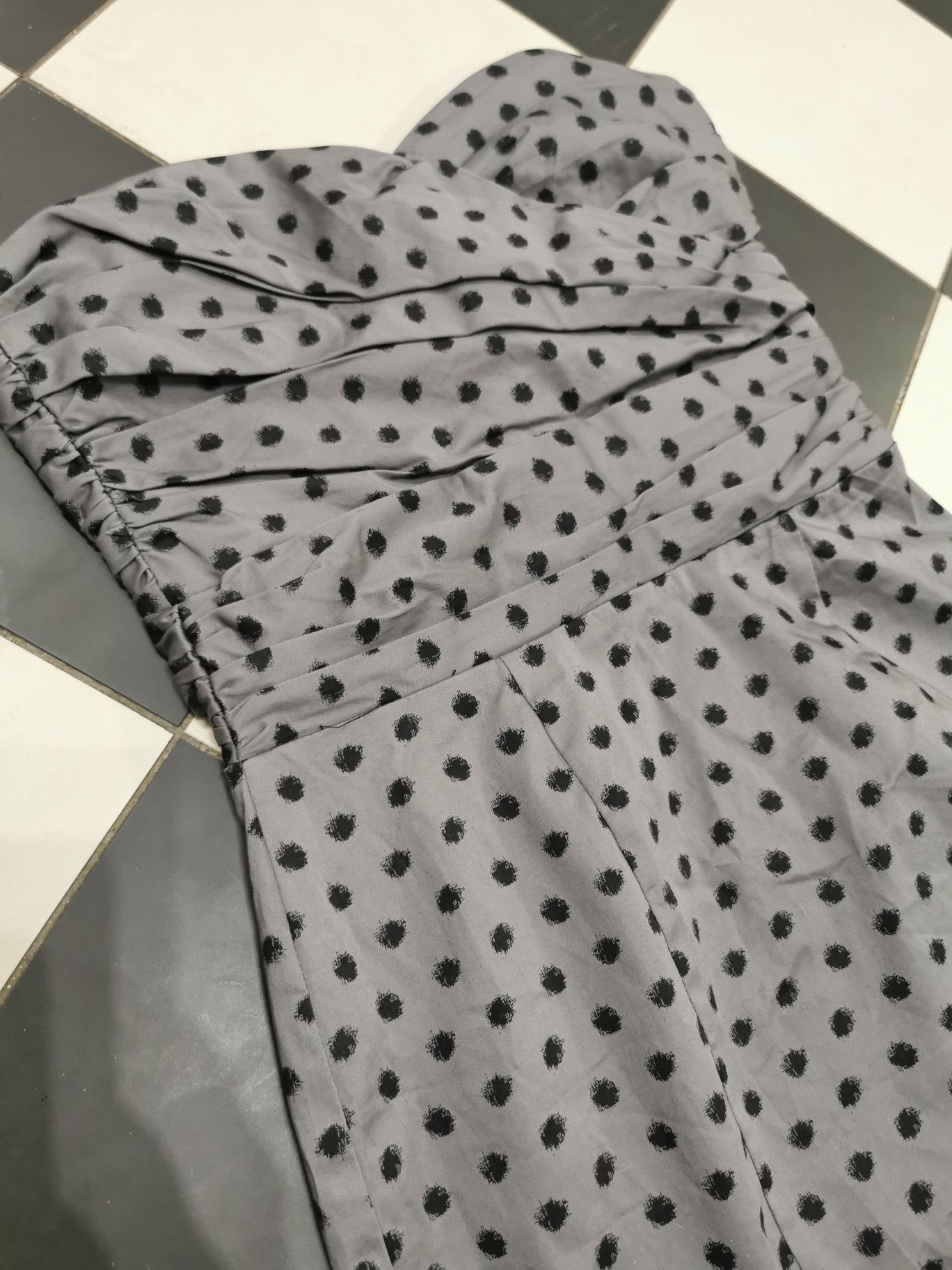 Szara sukienka groszki gorsetowa pinup kropki bodycon bal drapowana 36