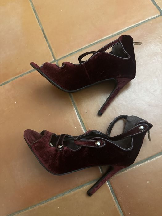 Sapatos de Salto Guess