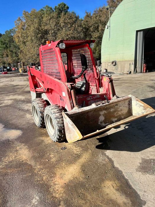 Mini Pá Carregadora Komatsu SK714