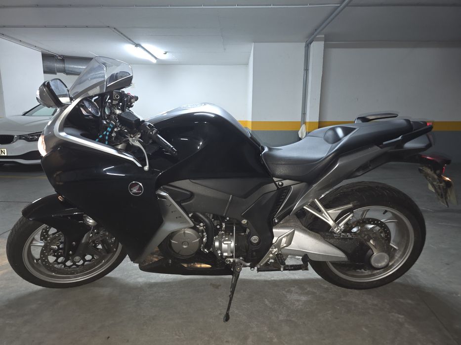 VFR 1200 F versão 2013 como nova