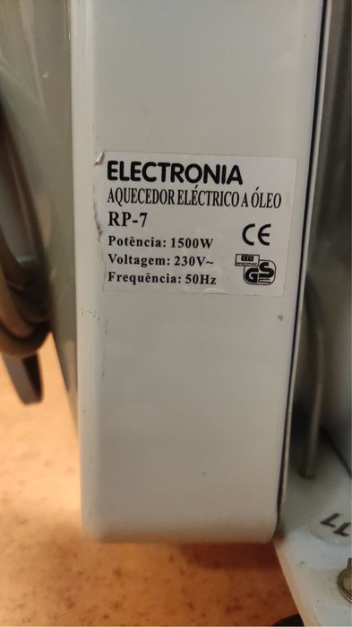 Aquecedores a oleo a funcionar em bom estado