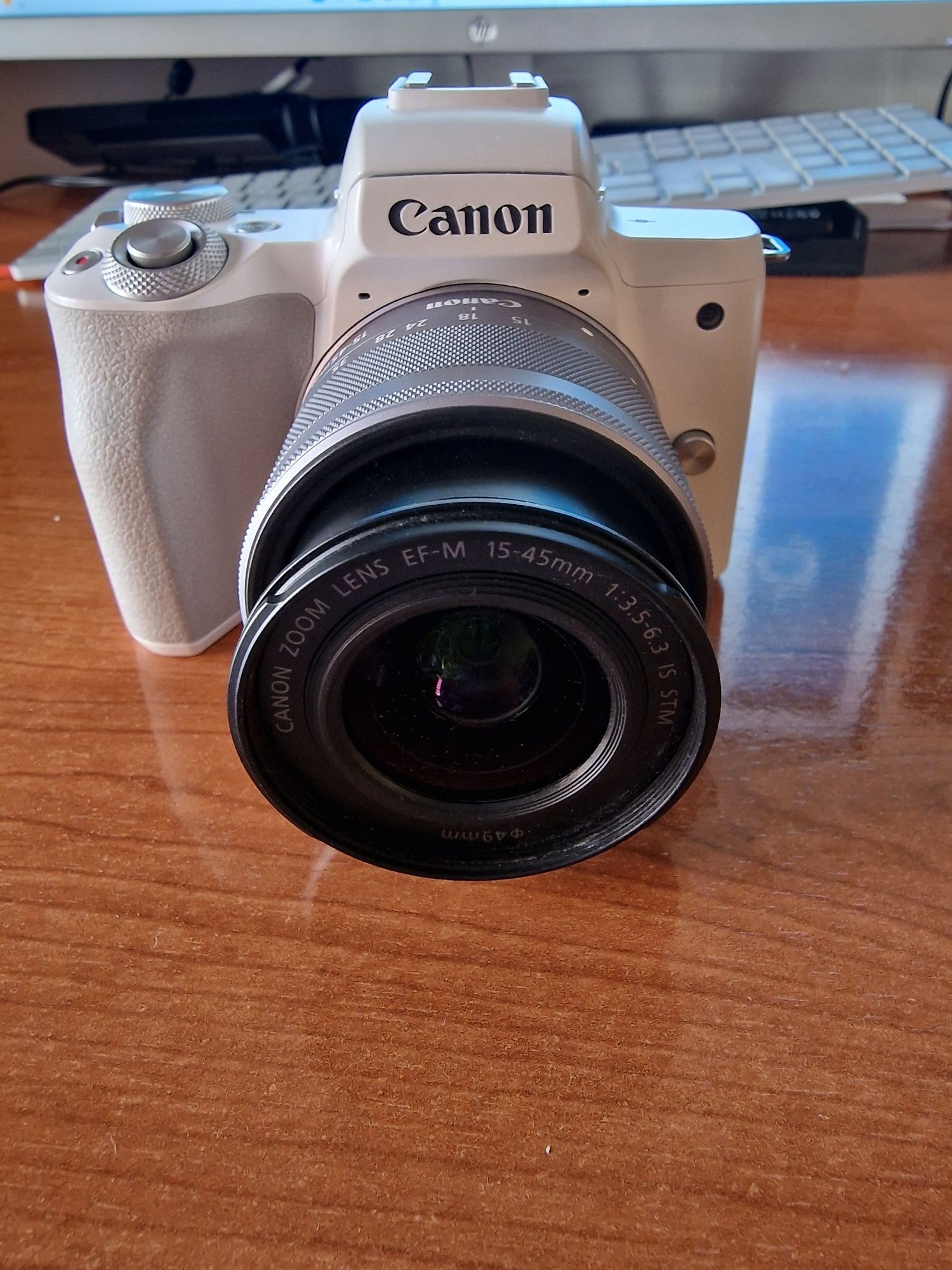 Canon M50 Mark II - Kit Lens EF M15 - 45