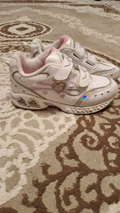 Кросівки для дівчинки