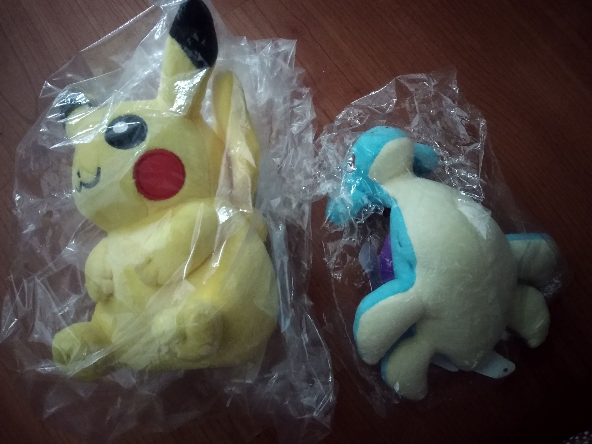 Pokebolas e pokémons selados original takara tomy e peluches