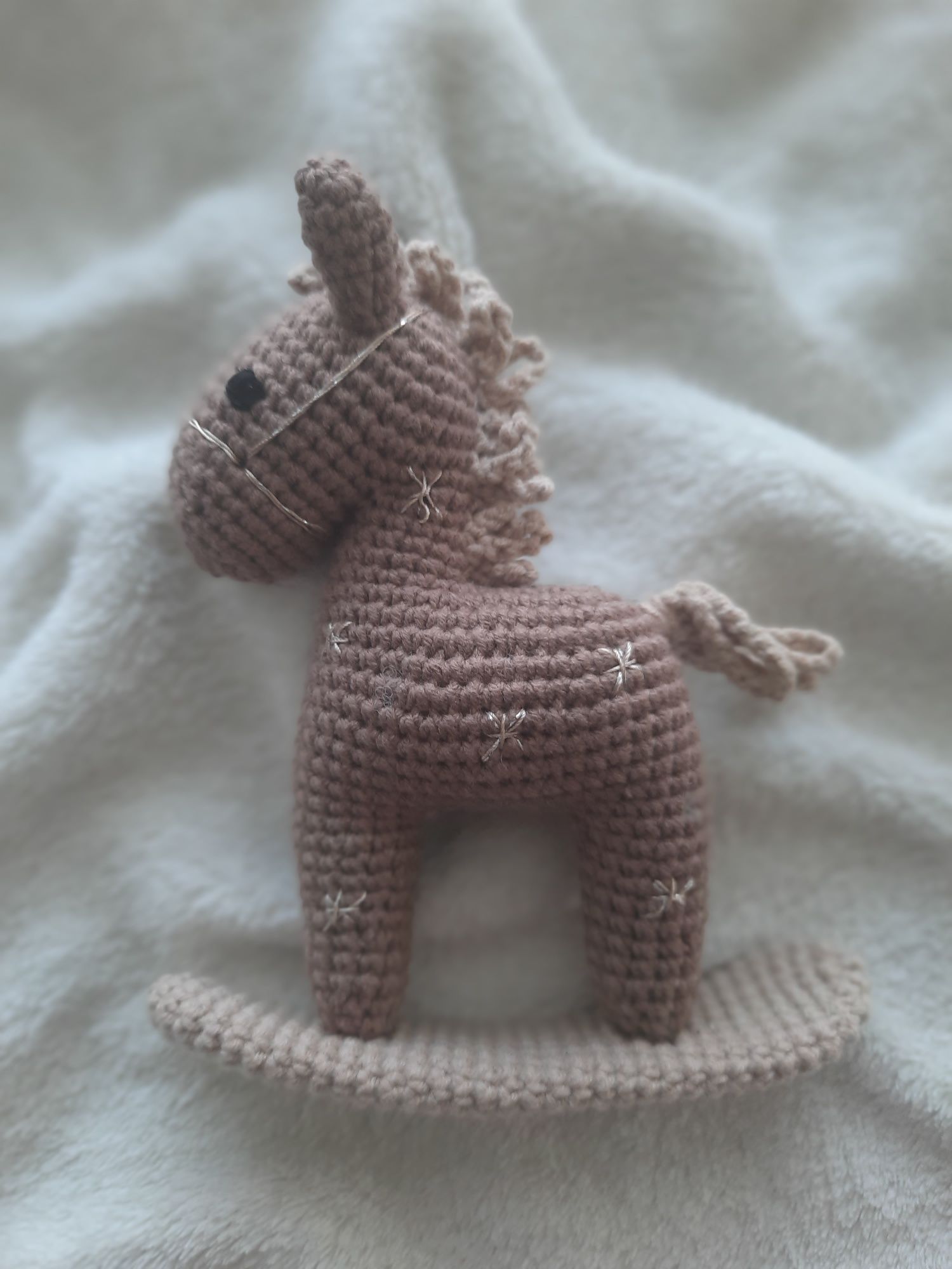 Miś - konik robiony na szydełku amigurumi