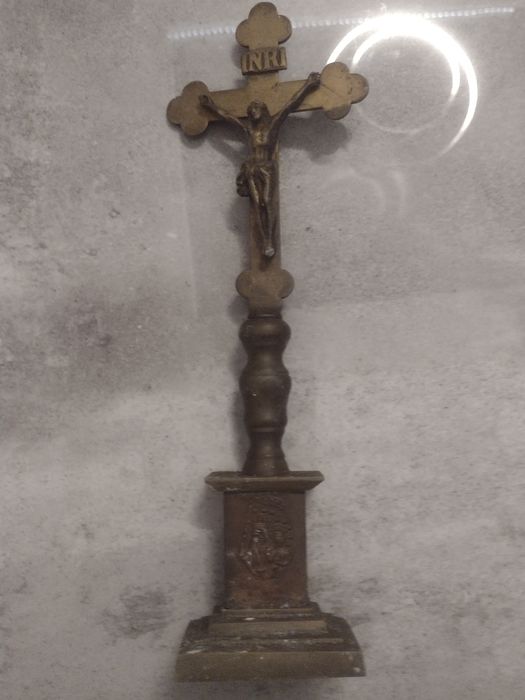 Krzyż krzyżyk mosiężny