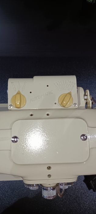 Máquina costura Refrey