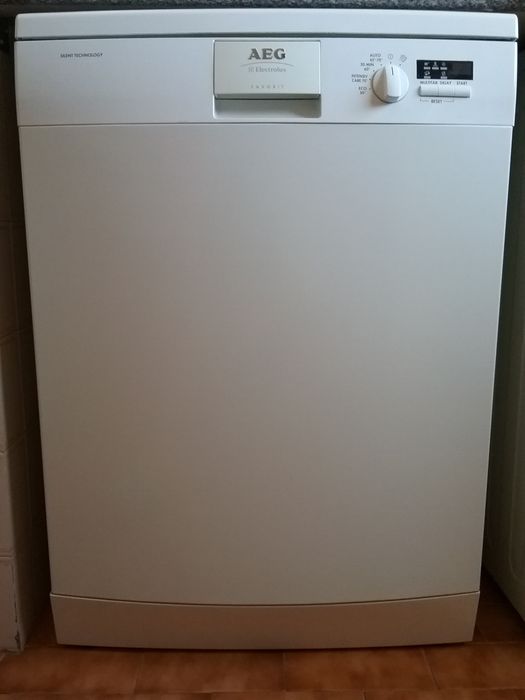 Máquina lavar loiça AEG