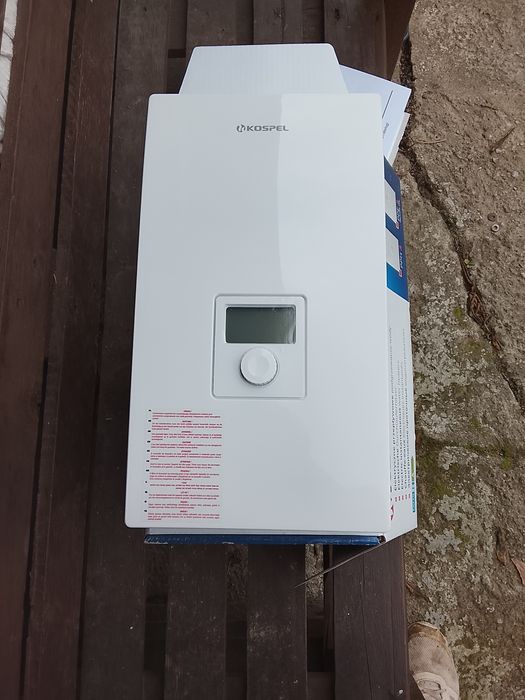 Elektryczny przepływowy podgrzewacz wody