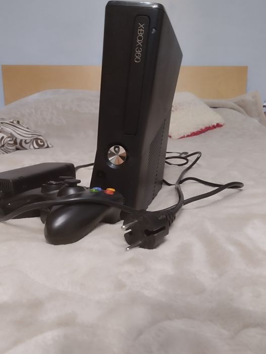 Продам XBOX 360 !