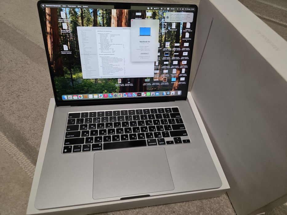 Macbook Air M2 2023 в гарному стані з комплектом.