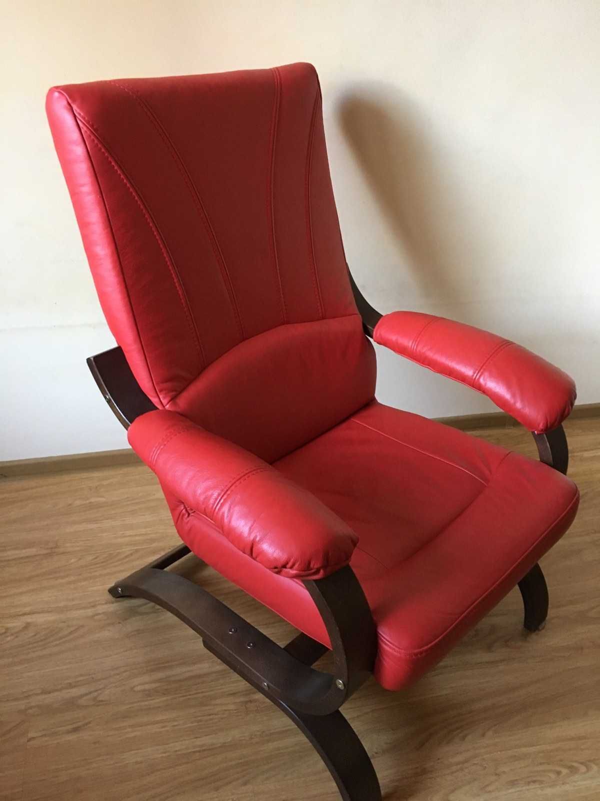 Кресло кожаное красное