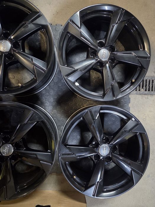 Felgi Aluminiowe 5x112 8Jx18 ET 39 Audi A4 A5 A6 Q5