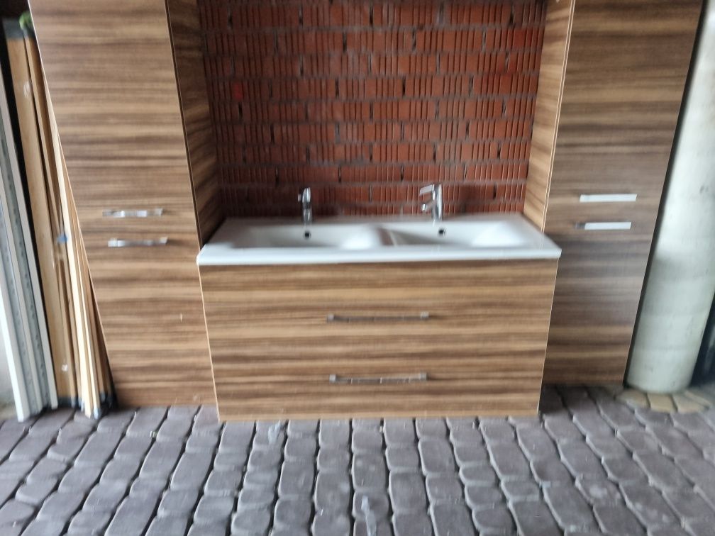Zestaw mebli lazienkowe