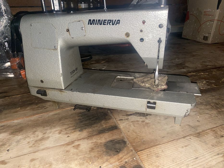 Швейна машинка MiNERVA