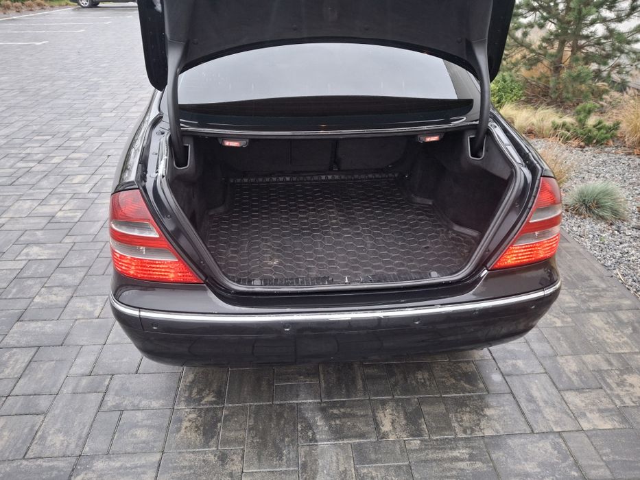 Продам Мерседес 211