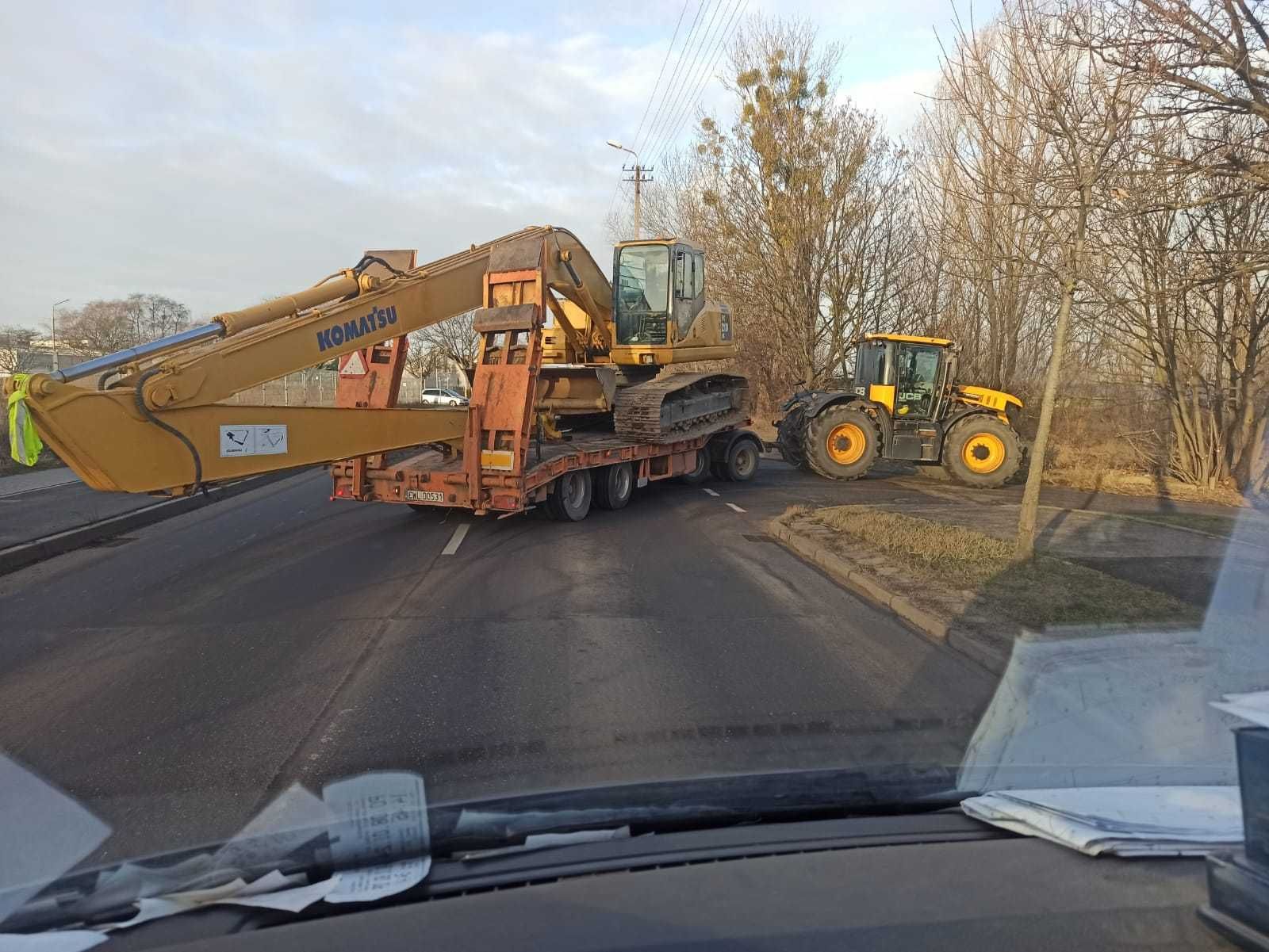 usługi koparko- ładowarka kołowa mini roboty ziemne piasek gruz kucie