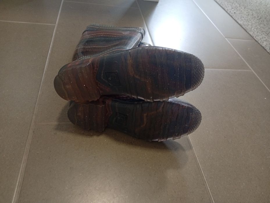 Oferta de galochas para a chuva