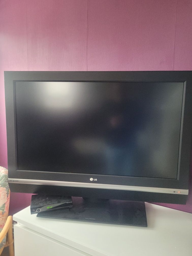 Telewizor LCD LG 37LE2R