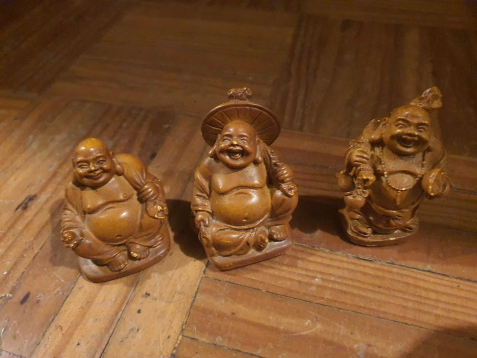 3 mini budas castanhas em bom estado
