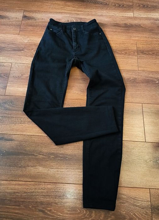 Чорні джинси жіночі