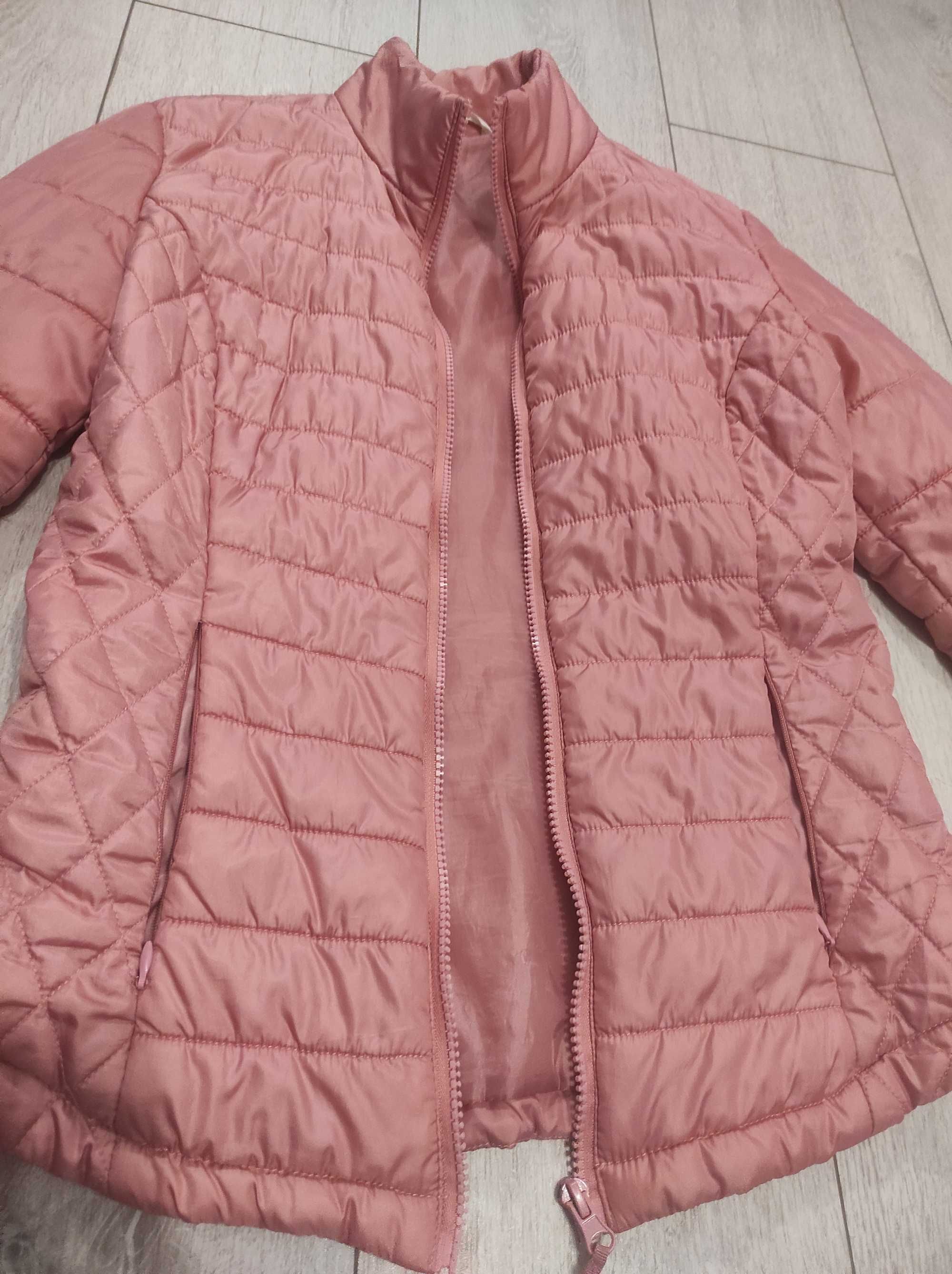 Różowa pikowana kurtka