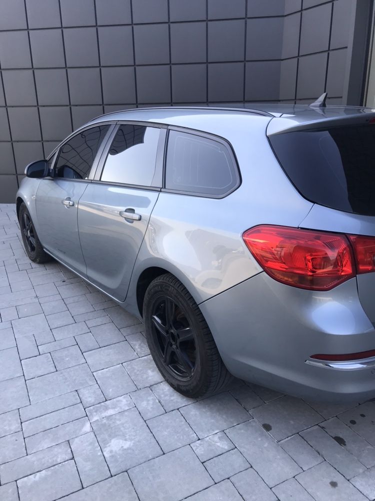 Автомобіль Opel Astra J ecoflex