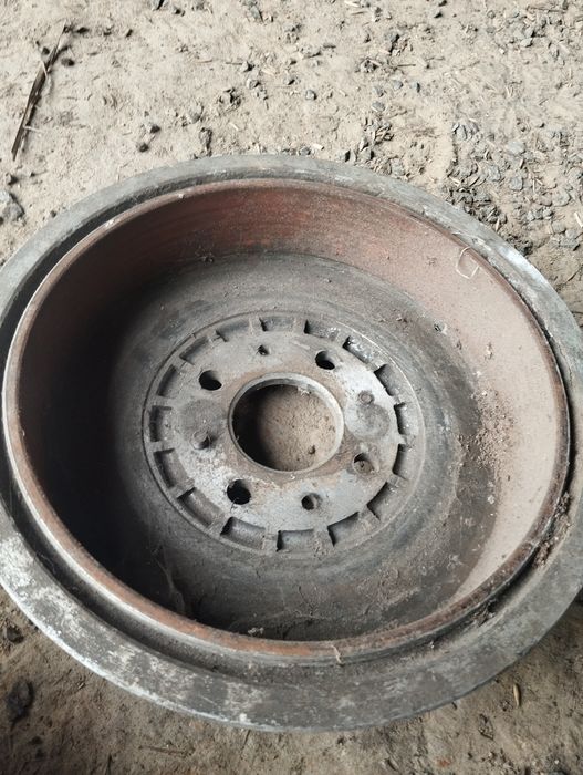 Продаю барабани тормозна майже нові